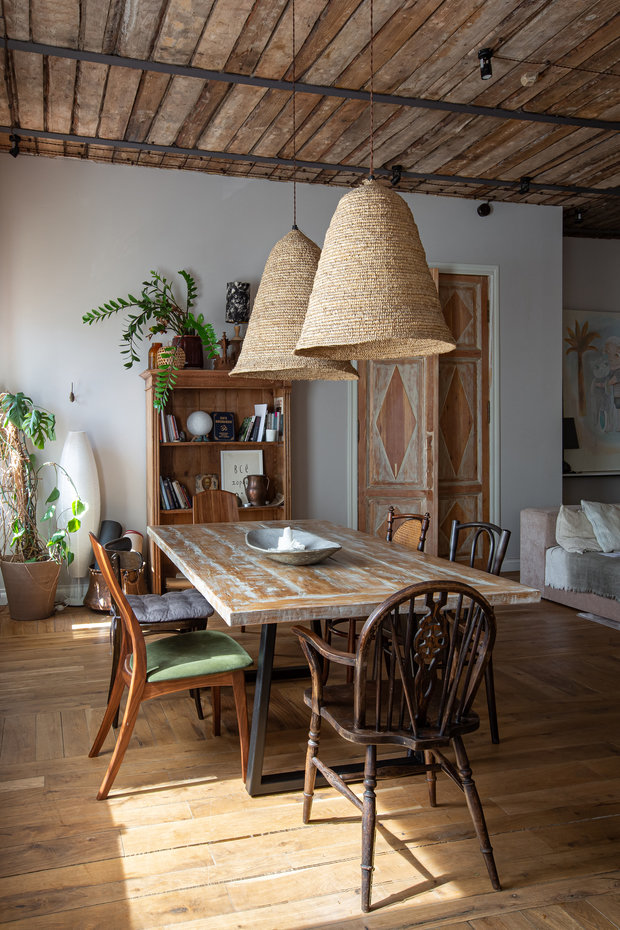 Фотография: Кухня и столовая в стиле Скандинавский, Эклектика, Эко, Квартира, Проект недели, Санкт-Петербург, 3 комнаты, Более 90 метров, Эли Гордеева, интерьер в балийском стиле, стиль Бали, атмосфера Бали в интерьере – фото на INMYROOM