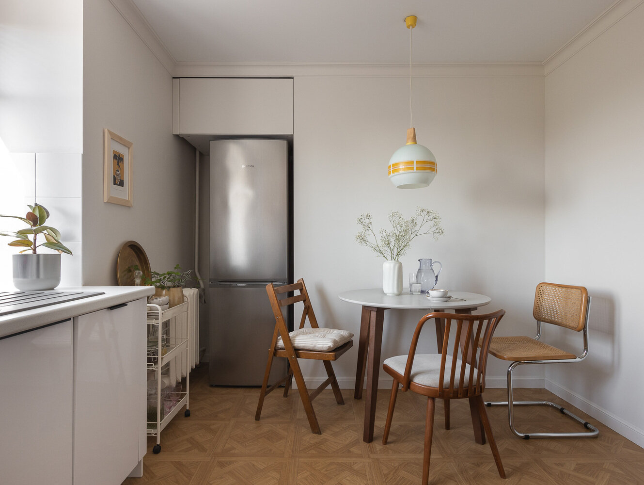 Фотография: Кухня и столовая в стиле Скандинавский, Современный, Квартира, Проект недели, Кирпичный дом, 3 комнаты, 60-90 метров, Уфа, Винтажный, Надежда Токарева – фото на INMYROOM Фотография: Кухня и столовая в стиле Скандинавский, Современный, Квартира, Проект недели, Кирпичный дом, 3 комнаты, 60-90 метров, Уфа, Винтажный, Надежда Токарева – фото на INMYROOM