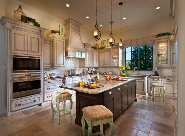 Фотография: Кухня и столовая в стиле Прованс и Кантри, Классический, Современный, Лофт, Скандинавский, Интерьер комнат, Прованс, Модерн, Фьюжн – фото на INMYROOM