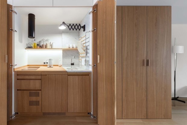 Фотография: Кухня и столовая в стиле Минимализм, Гид, кухня в коридоре, OM Design, Мария Черкасова, Маргарита Фомина, STUDIO BAZI – фото на INMYROOM