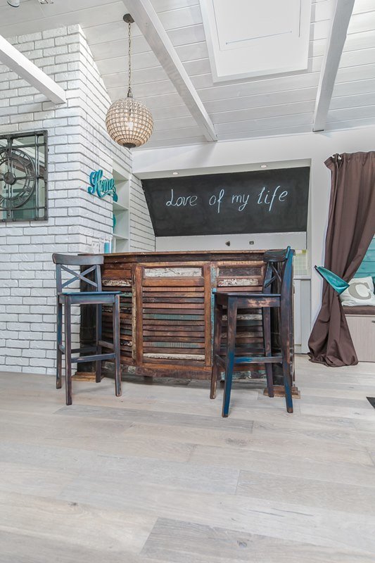 Фотография: Кухня и столовая в стиле Прованс и Кантри, Лофт, Скандинавский, Современный, Интерьер комнат, Дача, Дачный ответ, Мансарда – фото на INMYROOM Фотография: Кухня и столовая в стиле Прованс и Кантри, Лофт, Скандинавский, Современный, Интерьер комнат, Дача, Дачный ответ, Мансарда – фото на INMYROOM