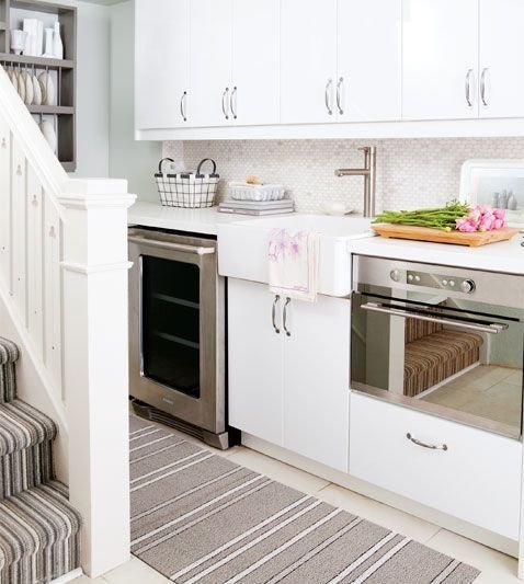 Фотография: Кухня и столовая в стиле Скандинавский, Декор, Стиль жизни, Советы, Камин, Плед – фото на INMYROOM