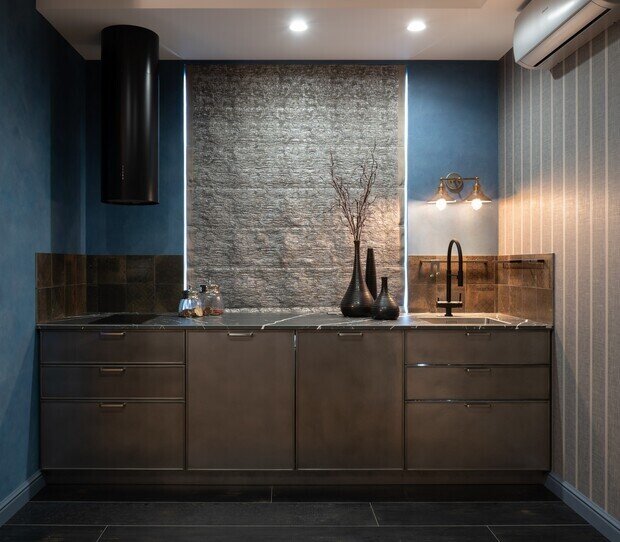 Фотография: Кухня и столовая в стиле Классический, Современный, Эклектика, Квартира, Проект дня, Калининград, Кирпичный дом, 2 комнаты, 60-90 метров, минимализм, современный, дизайн интерьера фото – фото на INMYROOM