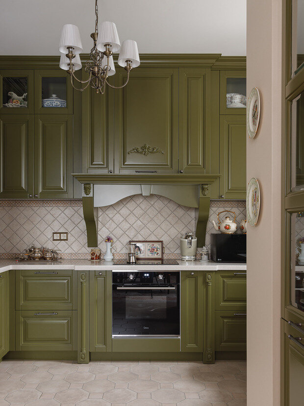 Фотография: Кухня и столовая в стиле Прованс и Кантри, Эклектика, Дом, Проект дня, Дом и дача, Татарстан, Кирпичный дом, 4 и больше, Более 90 метров, современный с элементами классики и роскоши, Зарина Гайворонская – фото на INMYROOM