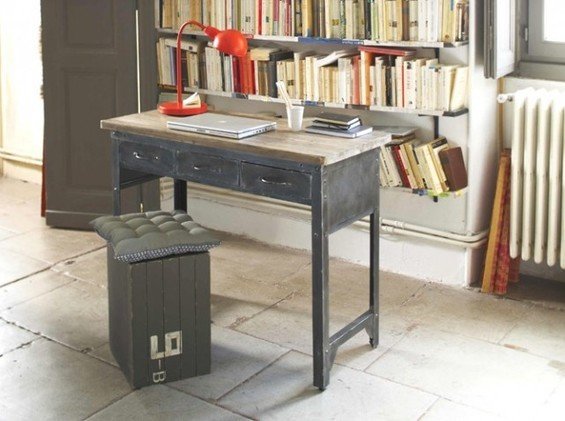 Фотография: Кабинет в стиле Лофт, Скандинавский, Декор интерьера, Мебель и свет – фото на INMYROOM