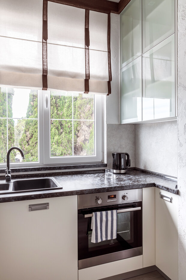 Фотография: Кухня и столовая в стиле Лофт, Современный, Квартира, Проект недели, Сочи, Блочный дом, 2 комнаты, до 40 метров – фото на INMYROOM