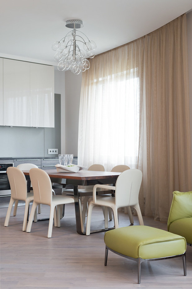 Фотография: Кухня и столовая в стиле Минимализм, Классический, Квартира, Проект недели, Москва, Бежевый – фото на INMYROOM