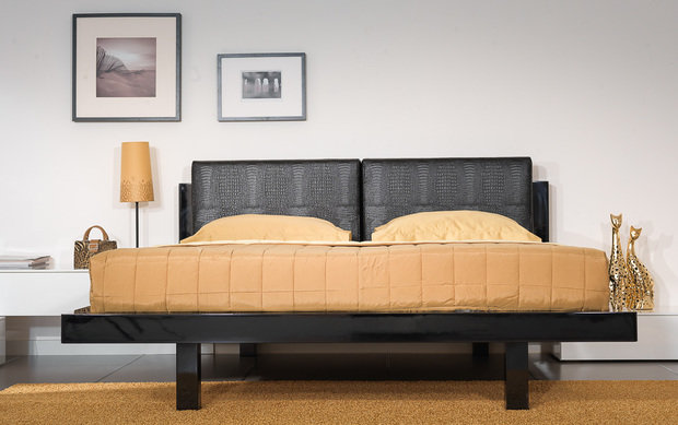 Фото из портфолио Чёрная глянцевая кровать Jacqueline j106b – фотографии дизайна интерьеров на INMYROOM