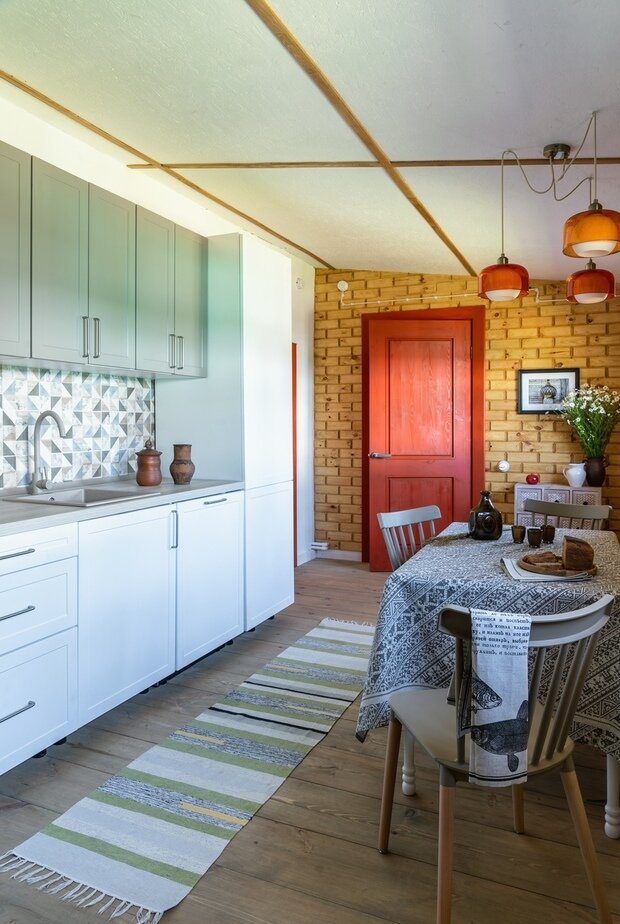 Фотография: Кухня и столовая в стиле Прованс и Кантри, Эклектика, Дом, Анастасия Муравьева, Дом и дача, 2 комнаты, Суздальский район – фото на INMYROOM