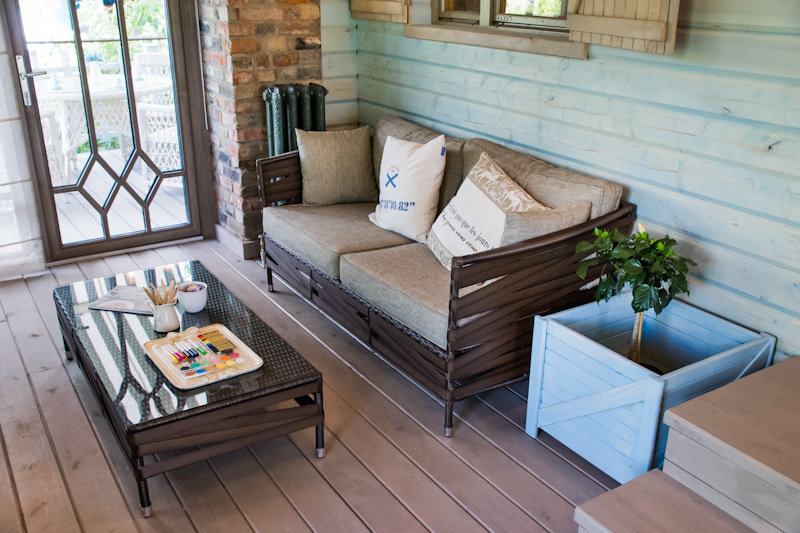 Фотография: Гостиная в стиле Прованс и Кантри, Современный, Декор интерьера, Дачный ответ, Веранда – фото на INMYROOM Фотография: Гостиная в стиле Прованс и Кантри, Современный, Декор интерьера, Дачный ответ, Веранда – фото на INMYROOM