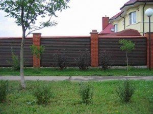 Фото из портфолио забор/парковка – фотографии дизайна интерьеров на INMYROOM