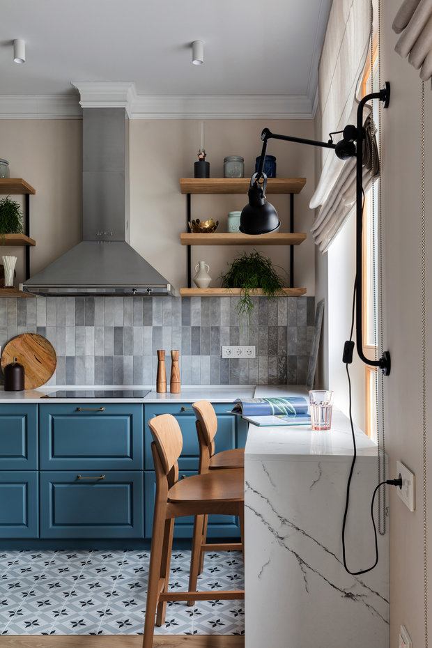 Фотография: Кухня и столовая в стиле Скандинавский, Современный, Квартира, Проект дня, Санкт-Петербург, 3 комнаты, Более 90 метров, Яна Грошева, Lampa Design Studio – фото на INMYROOM