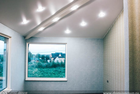 Натяжные потолки в коттедже