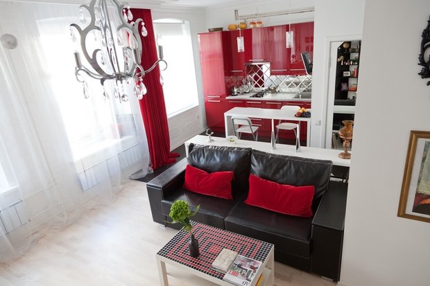 Фотография: Гостиная в стиле Эклектика, Лофт, Малогабаритная квартира, Квартира, Цвет в интерьере, Дома и квартиры, Стены – фото на INMYROOM