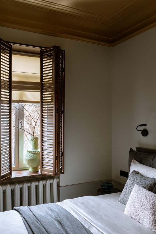 Фотография: Спальня в стиле Скандинавский, Современный, Бохо, Квартира, Проект дня, Сталинка, 3 комнаты, 40-60 метров, фото интерьера, дизайн интерьера фото, эклектика с элементами винтажа – фото на INMYROOM