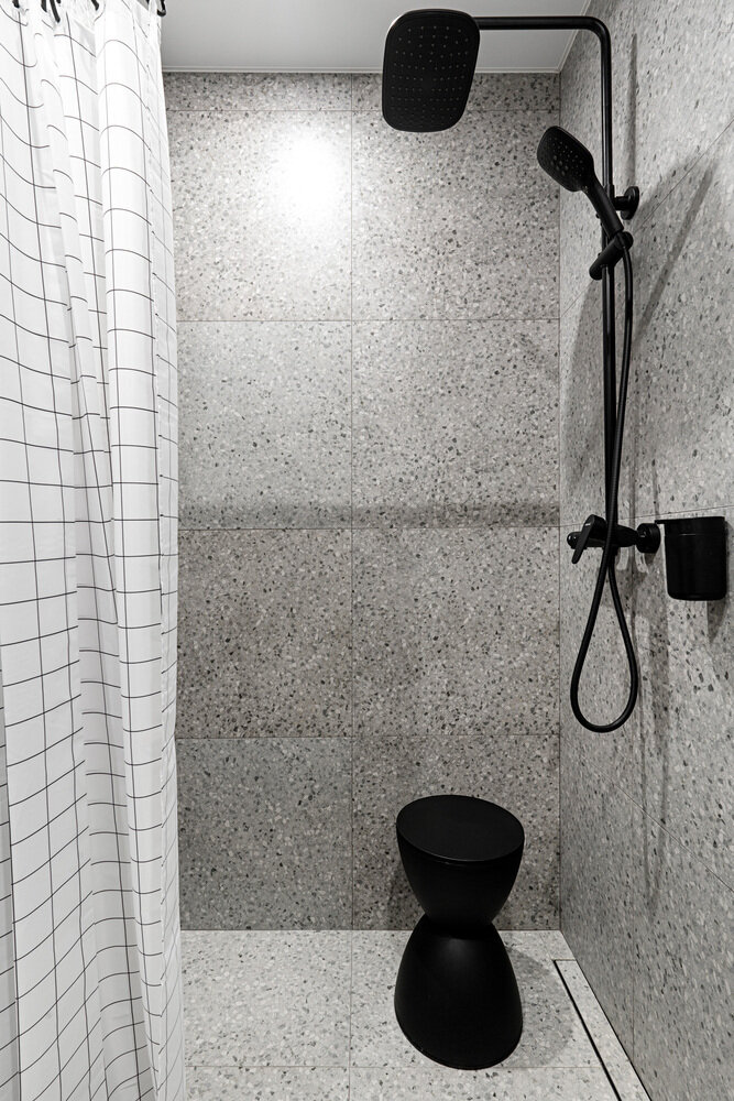 Фотография: Ванная в стиле Современный, Минимализм, Малогабаритная квартира, Квартира, Студия, Проект дня, Казань, до 40 метров, Марьям Разуваева, Антон Разуваев – фото на INMYROOM Фотография: Ванная в стиле Современный, Минимализм, Малогабаритная квартира, Квартира, Студия, Проект дня, Казань, до 40 метров, Марьям Разуваева, Антон Разуваев – фото на INMYROOM