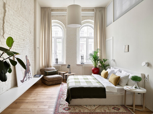 Фотография: Спальня в стиле Скандинавский, Современный, Эклектика, Квартира, Проект дня, Санкт-Петербург, Кирпичный дом, 1 комната, Николай Банников, эклектика с элементами эко и современного стиля, Алена Дорофеева – фото на INMYROOM