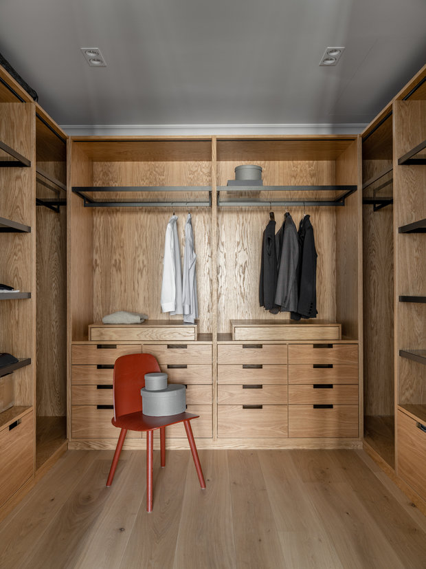 Фотография: Гардеробная в стиле Современный, Квартира, Проект недели, Москва, 3 комнаты, Более 90 метров, Малика Нурлан – фото на INMYROOM