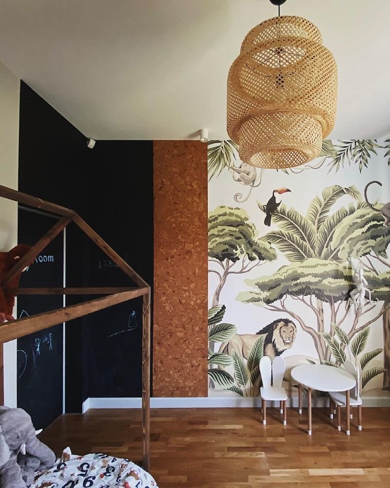 Фотография: Детская в стиле Скандинавский, Кухня и столовая, Ремонт на практике, черная кухня – фото на INMYROOM Фотография: Детская в стиле Скандинавский, Кухня и столовая, Ремонт на практике, черная кухня – фото на INMYROOM