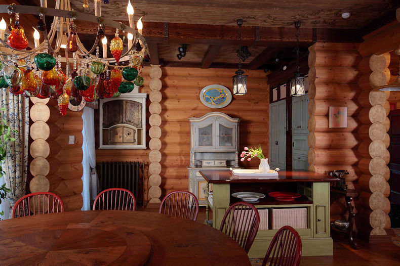 Фото из портфолио Деревянный дом 550 кв.м. в русском стиле – фотографии дизайна интерьеров на INMYROOM Фото из портфолио Деревянный дом 550 кв.м. в русском стиле – фотографии дизайна интерьеров на INMYROOM