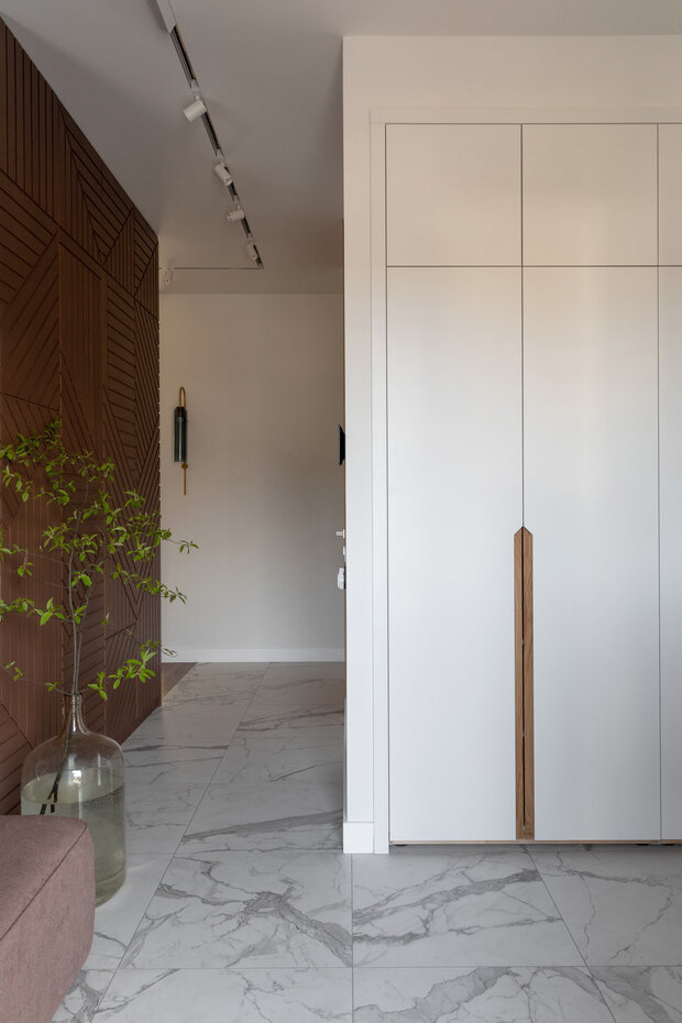 Фотография: Прихожая в стиле Современный, Дом, Проект дня, Дом и дача, Ленинградская область, 4 и больше, Более 90 метров, Светлана Куксова, минимализм с элементами современного дизайна – фото на INMYROOM