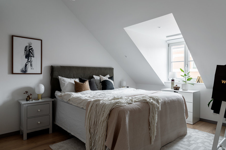 Фотография: Спальня в стиле Скандинавский, Кухня и столовая, Гостиная, Кабинет, Декор интерьера, Квартира, Белый, Серый, 2 комнаты – фото на INMYROOM Фотография: Спальня в стиле Скандинавский, Кухня и столовая, Гостиная, Кабинет, Декор интерьера, Квартира, Белый, Серый, 2 комнаты – фото на INMYROOM