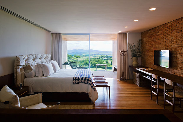 Фотография: Спальня в стиле Классический, Лофт, Современный, Декор интерьера, Дома и квартиры, Городские места, Отель, Проект недели – фото на INMYROOM