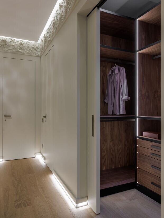 Фотография: Гардеробная в стиле Классический, Современный, Квартира, Проект дня, Санкт-Петербург, 3 комнаты, Более 90 метров, Елена Лебедева – фото на INMYROOM