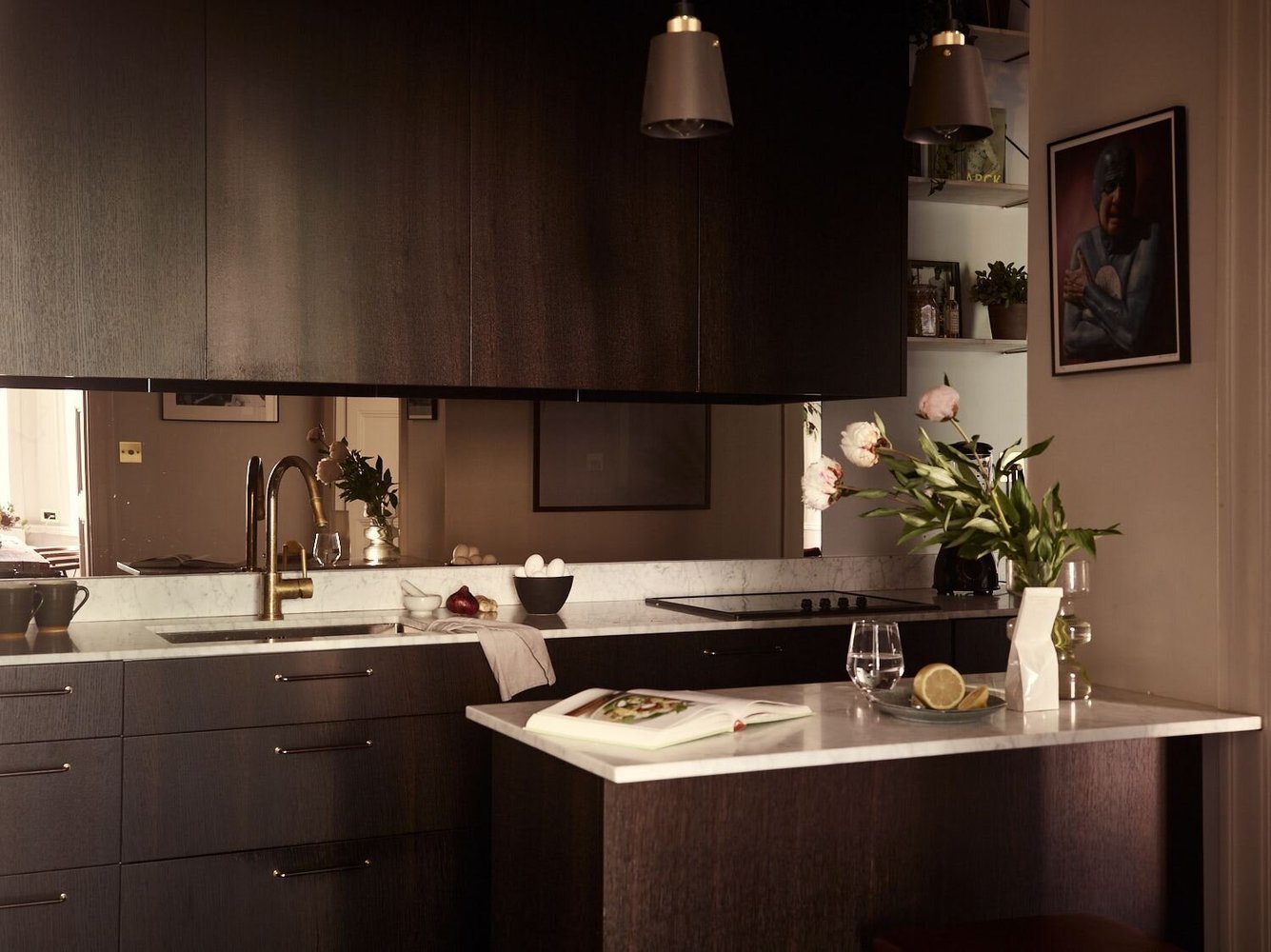 Фотография: Кухня и столовая в стиле Минимализм, Скандинавский, Современный, Декор интерьера, Квартира, Швеция, Зеленый, Бежевый, Коричневый, 4 и больше, Более 90 метров – фото на INMYROOM Фотография: Кухня и столовая в стиле Минимализм, Скандинавский, Современный, Декор интерьера, Квартира, Швеция, Зеленый, Бежевый, Коричневый, 4 и больше, Более 90 метров – фото на INMYROOM