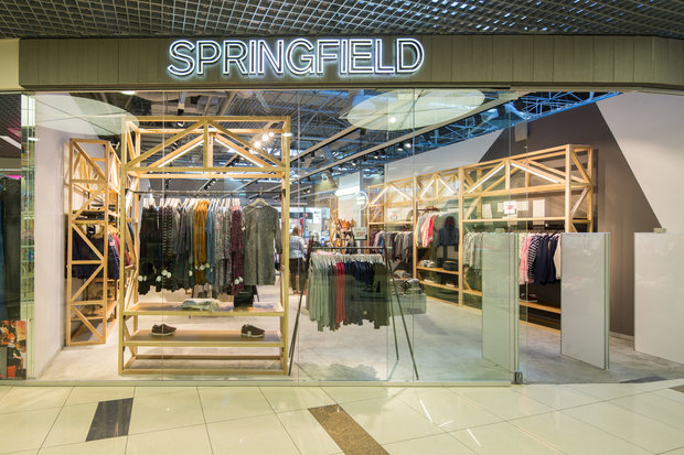 Фото из портфолио Springfield — Освещение магазина молодежной одежды – фотографии дизайна интерьеров на INMYROOM