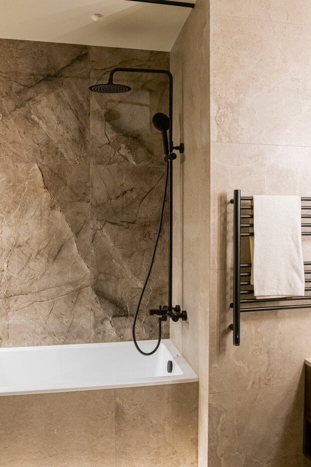 Фотография: Ванная в стиле Современный, Квартира, Проект дня, Кирпичный дом, 4 и больше, Более 90 метров, современная классика с элементами минимализма, Валерия Широкова – фото на INMYROOM
