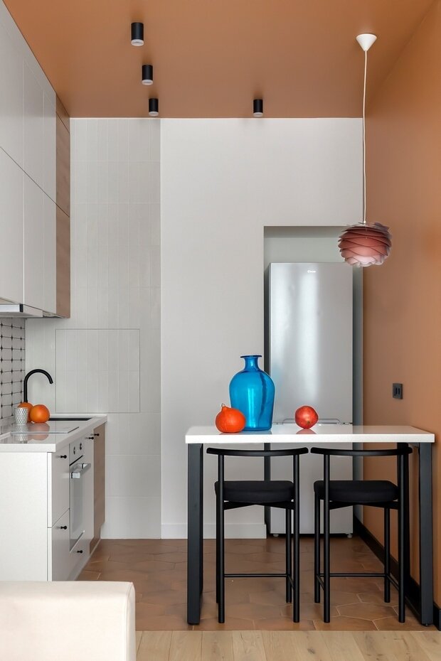Фотография: Кухня и столовая в стиле Современный, Минимализм, Квартира, Проект недели, Москва, Монолитный дом, 2 комнаты, 40-60 метров, Марина Членова – фото на INMYROOM