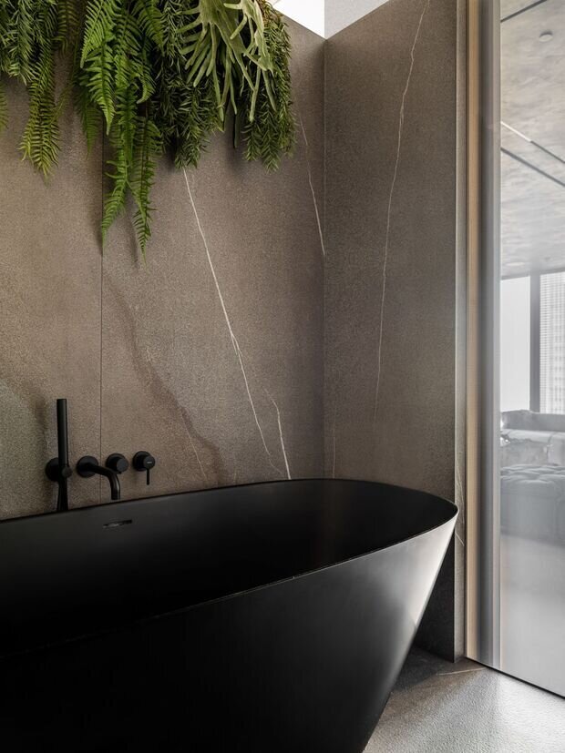 Фотография: Ванная в стиле Лофт, Современный, Эклектика, Бохо, Квартира, Проект дня, Москва, Монолитный дом, 2 комнаты, 60-90 метров, Эксклюзивные проекты, современный/роскошный, фото интерьера, дизайн интерьера фото, тренды в дизайне 2026, тренды в дизайне интерьеров 2026 – фото на INMYROOM