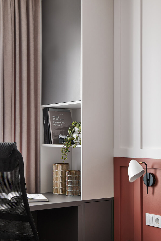 Фотография: Кабинет в стиле Современный, Малогабаритная квартира, Проект недели, Хрущевка, 2 комнаты, 40-60 метров – фото на INMYROOM Фотография: Кабинет в стиле Современный, Малогабаритная квартира, Проект недели, Хрущевка, 2 комнаты, 40-60 метров – фото на INMYROOM