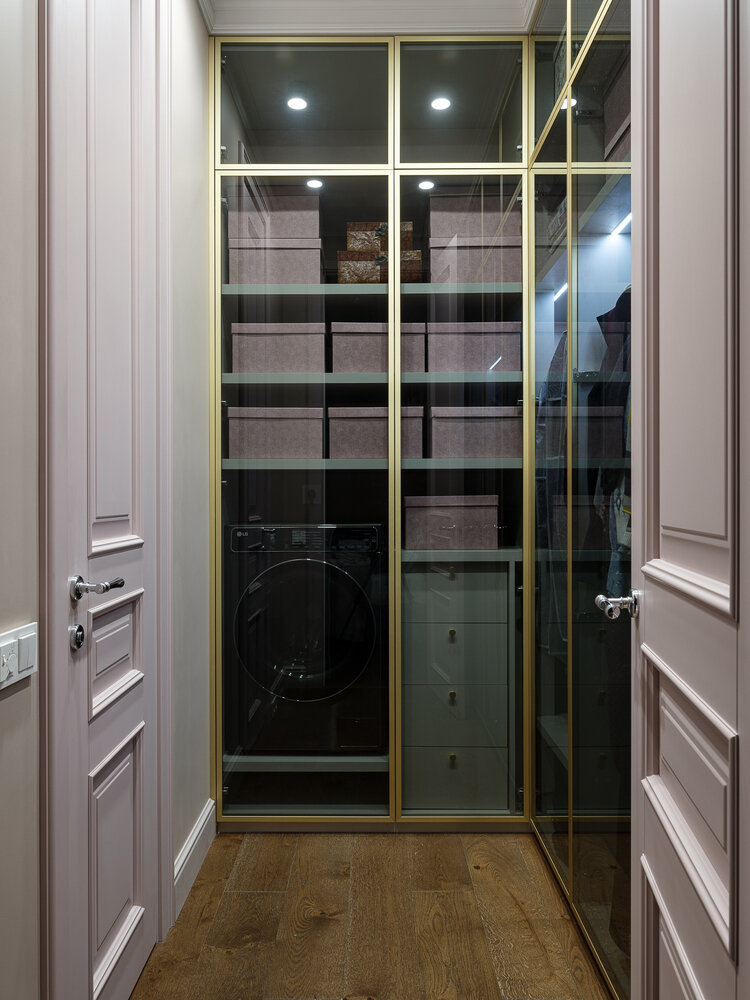 Фотография: Гардеробная в стиле Классический, Современный, Квартира, Проект дня, Москва, 2 комнаты, 60-90 метров, Amalgama Interior, Марина Ярмаркина – фото на INMYROOM