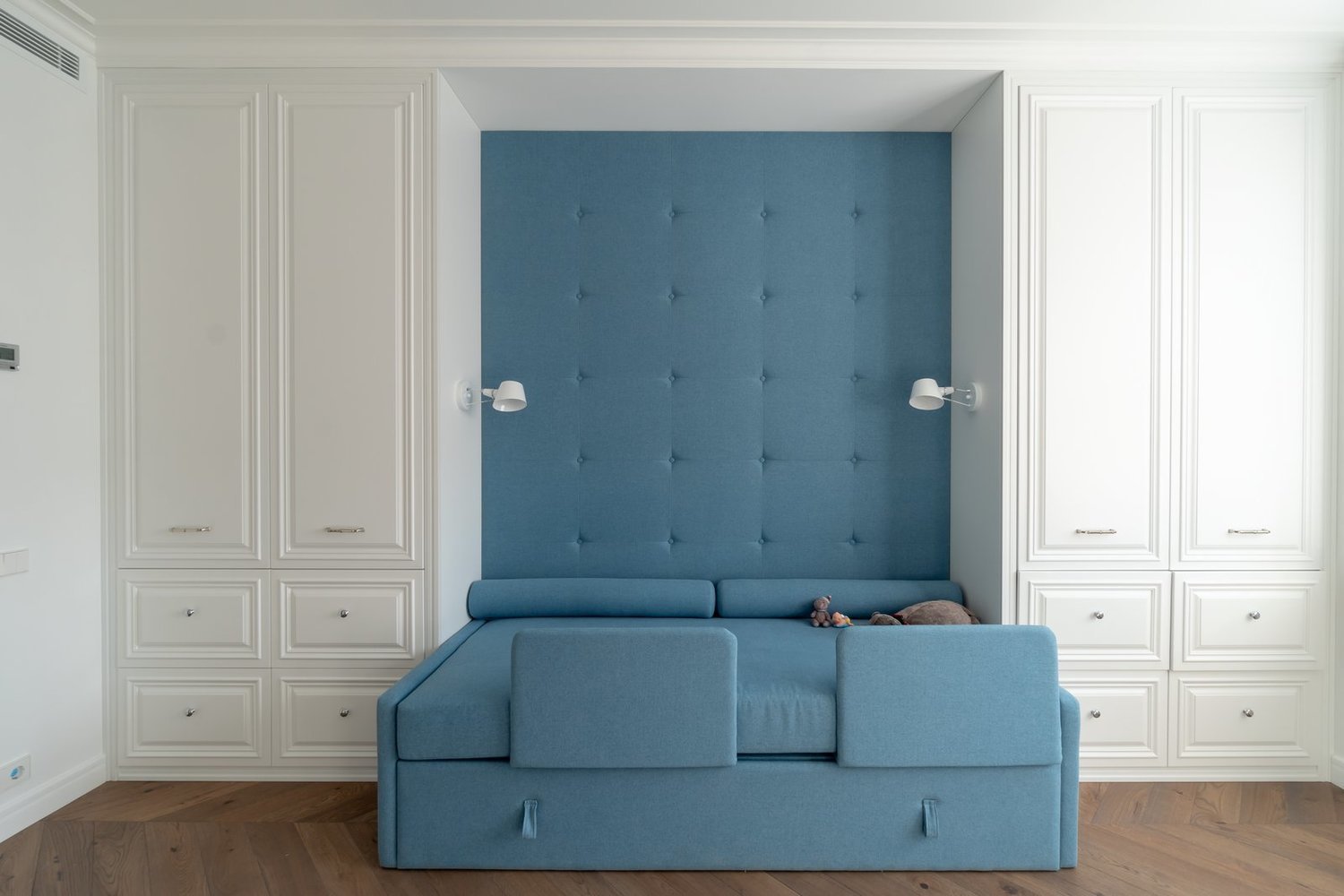 Фотография: Детская в стиле Современный, Классический, Квартира, Белый, Проект дня, Москва, Бежевый, 3 комнаты, Более 90 метров, Кристина Изотова – фото на INMYROOM Фотография: Детская в стиле Современный, Классический, Квартира, Белый, Проект дня, Москва, Бежевый, 3 комнаты, Более 90 метров, Кристина Изотова – фото на INMYROOM