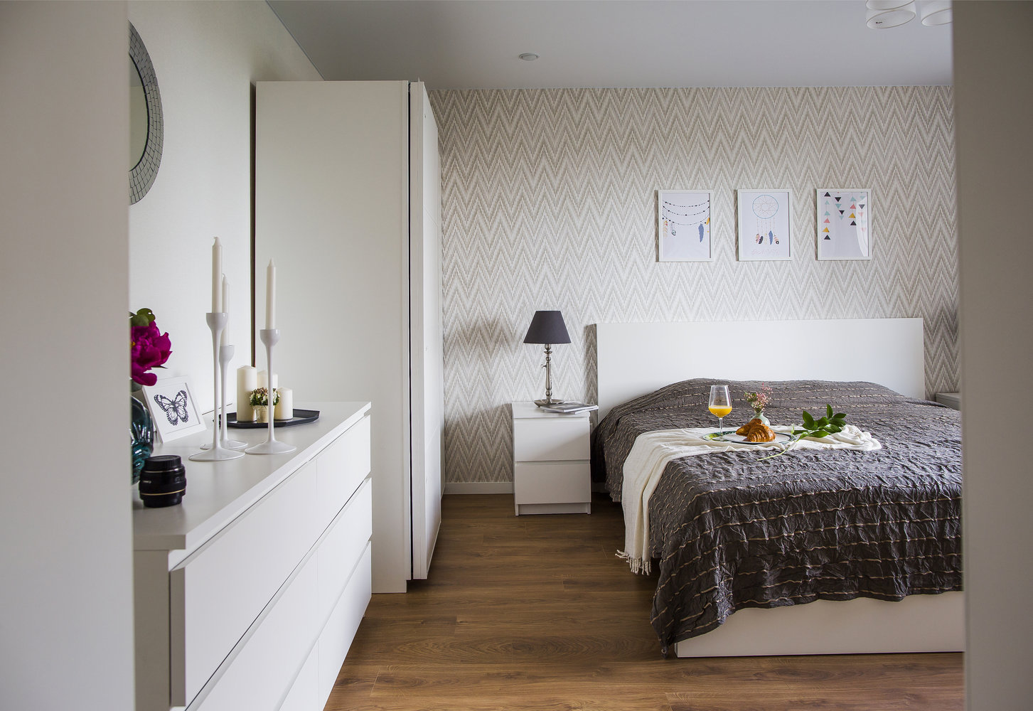 Фотография: Спальня в стиле Современный, Скандинавский, Квартира, Проект недели, Одинцово, Кирпичный дом, 2 комнаты, 60-90 метров, Flatforfox – фото на INMYROOM Фотография: Спальня в стиле Современный, Скандинавский, Квартира, Проект недели, Одинцово, Кирпичный дом, 2 комнаты, 60-90 метров, Flatforfox – фото на INMYROOM