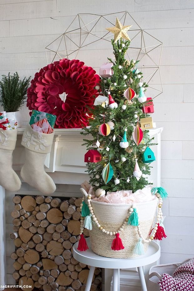 Фотография: Гостиная в стиле Скандинавский, Новый Год, Гид, новогодний декор, энциклопедия_декор – фото на INMYROOM