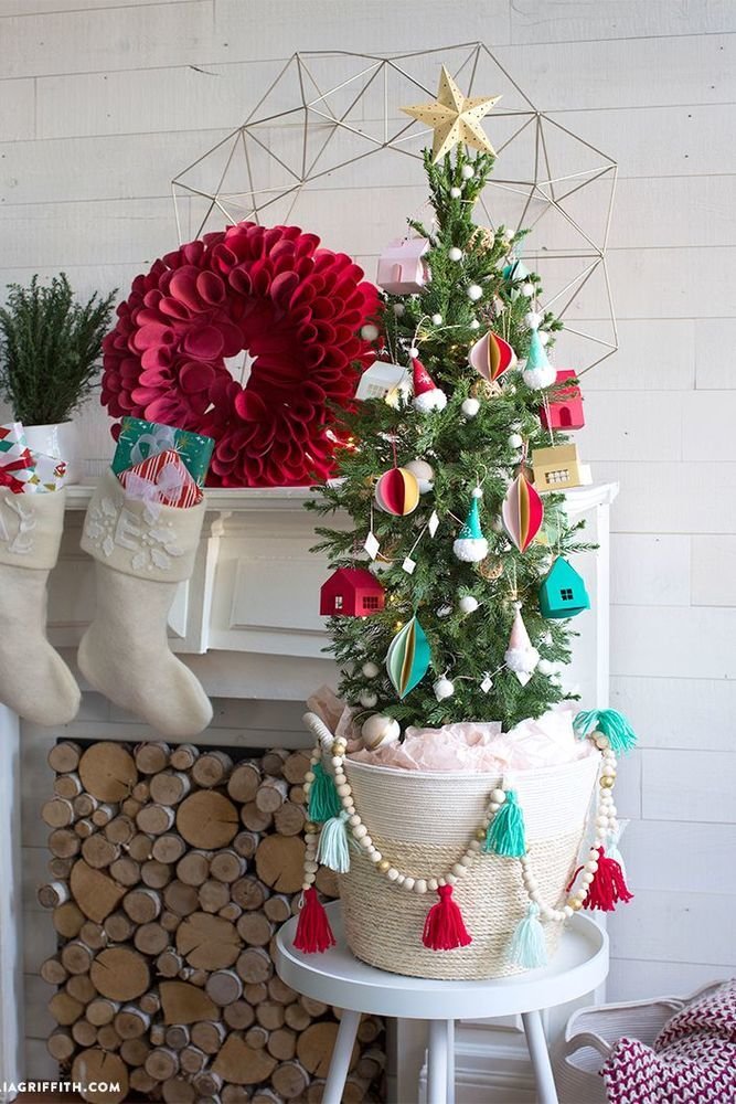 Фотография: Гостиная в стиле Скандинавский, Новый Год, Гид, новогодний декор, энциклопедия_декор – фото на INMYROOM