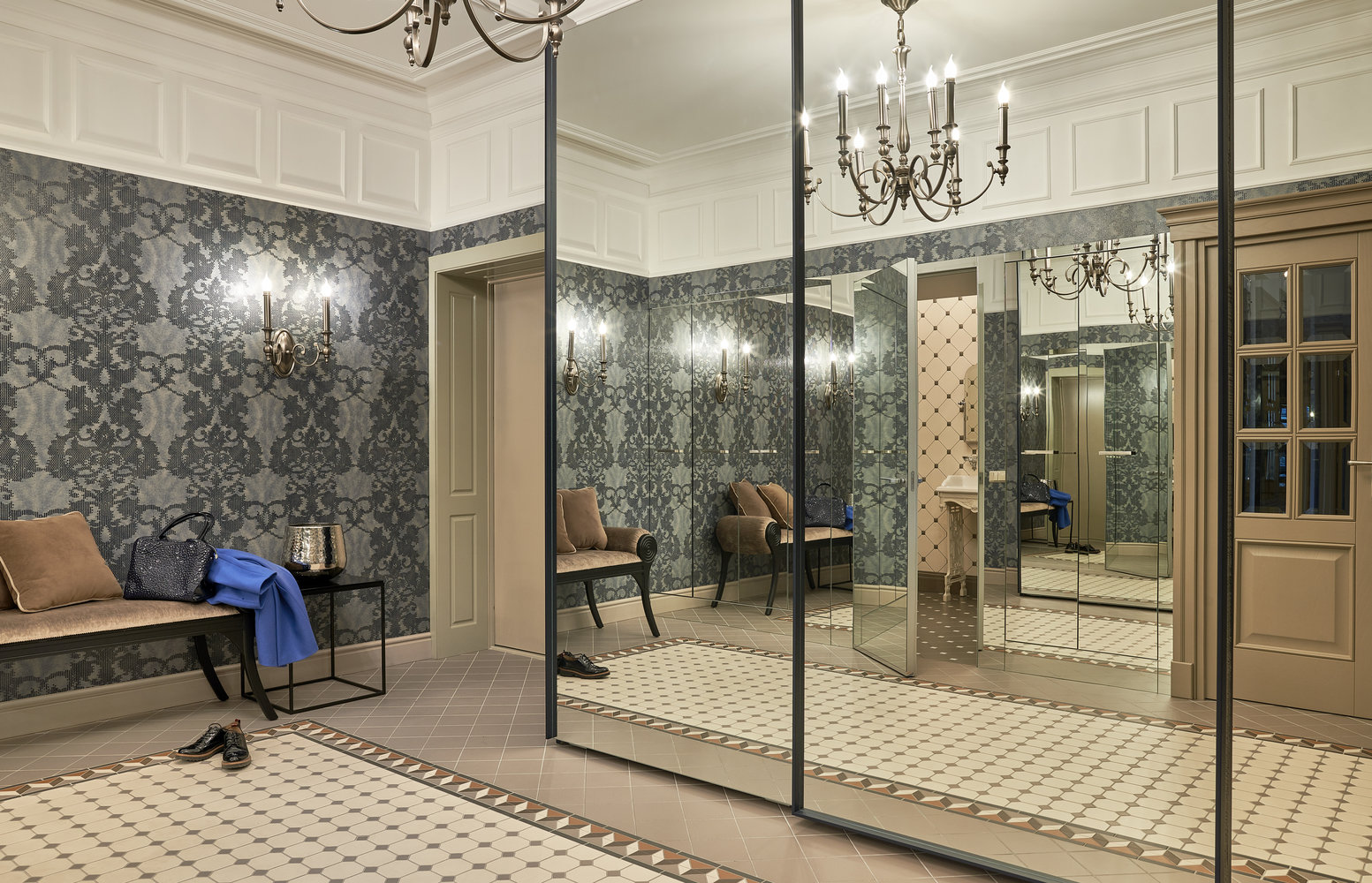 Фотография: Прихожая в стиле Классический, Современный, Эклектика, Квартира, Проект недели, Калининград, 4 и больше, Более 90 метров, Виктория Лазарева – фото на INMYROOM