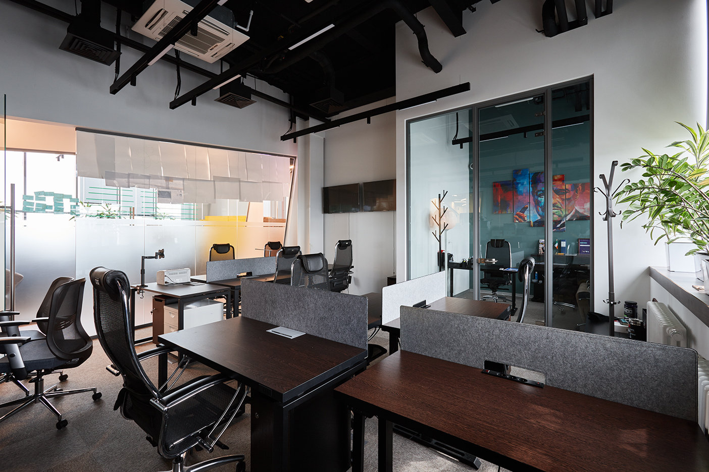 Фото из портфолио Геометрия пространства для офиса – фотографии дизайна интерьеров на INMYROOM Фото из портфолио Геометрия пространства для офиса – фотографии дизайна интерьеров на INMYROOM