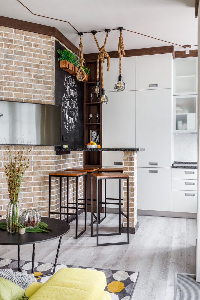 Фотография: Кухня и столовая в стиле Лофт, Современный, Квартира, Проект недели, Сочи, Блочный дом, 2 комнаты, до 40 метров – фото на INMYROOM