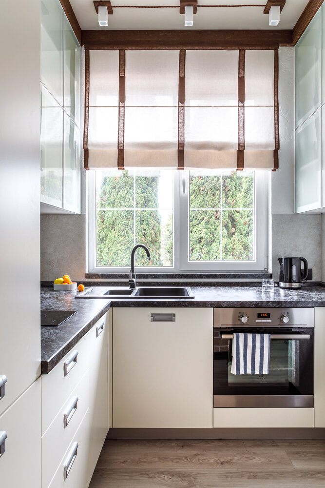 Фотография: Кухня и столовая в стиле Лофт, Современный, Квартира, Проект недели, Сочи, Блочный дом, 2 комнаты, до 40 метров – фото на INMYROOM