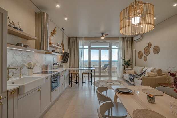 Фотография: Кухня и столовая в стиле Скандинавский, Современный, Эклектика, Эко, Квартира, Крым, Проект недели, 3 комнаты, Более 90 метров, Red Wine design, Евпатория – фото на INMYROOM