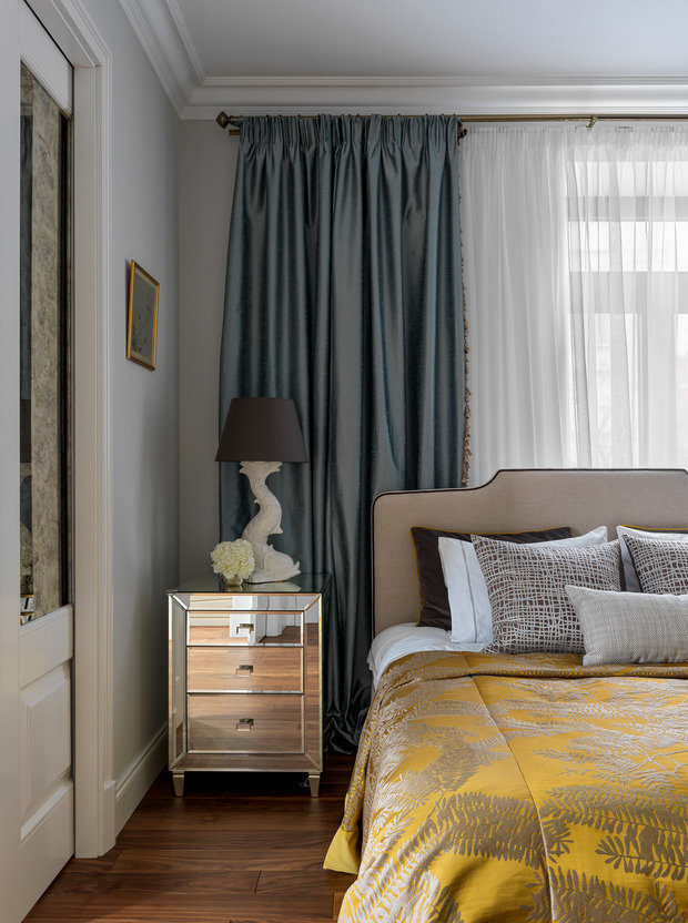 Фотография: Спальня в стиле Классический, Эклектика, Квартира, Проект недели, Москва, 4 и больше, Более 90 метров, Татьяна Полянская, Марина Кибизова, Ольга Комарова – фото на INMYROOM