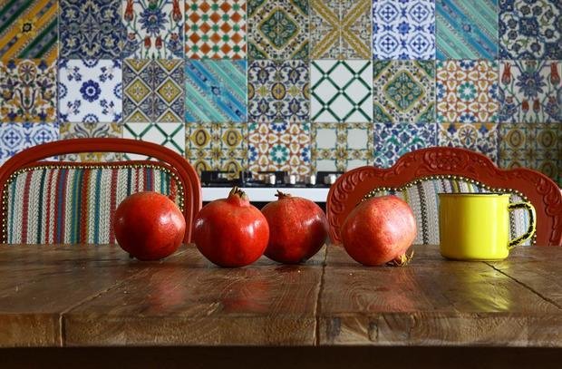 Фотография: Кухня и столовая в стиле Эклектика, Квартира, Проект недели, Москва, Екатерина Блохина, Антон Корнеев, Korneev Design Workshop, Сталинка, 2 комнаты, 60-90 метров, INMYROOM_ВИДЕО, INMYROOM TV, Korneev design – фото на INMYROOM