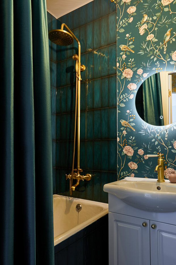 Фотография: Ванная в стиле Современный, Эклектика, Малогабаритная квартира, Квартира, Проект дня, Кирпичный дом, 1 комната, до 40 метров, Винтажный, Елена Вертий – фото на INMYROOM