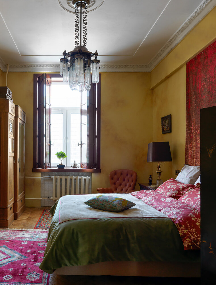 Фотография: Спальня в стиле Эклектика, Винтажный, Квартира, Проект дня, Москва, Сталинка, 2 комнаты, 60-90 метров, Алена Сковородникова – фото на INMYROOM