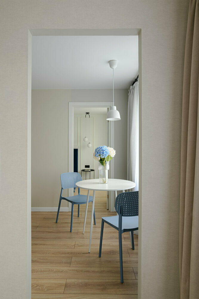 Фотография: Кухня и столовая в стиле Современный, Малогабаритная квартира, Квартира, Москва, Хрущевка, 2 комнаты, 40-60 метров, Алина Валлиулина – фото на INMYROOM Фотография: Кухня и столовая в стиле Современный, Малогабаритная квартира, Квартира, Москва, Хрущевка, 2 комнаты, 40-60 метров, Алина Валлиулина – фото на INMYROOM