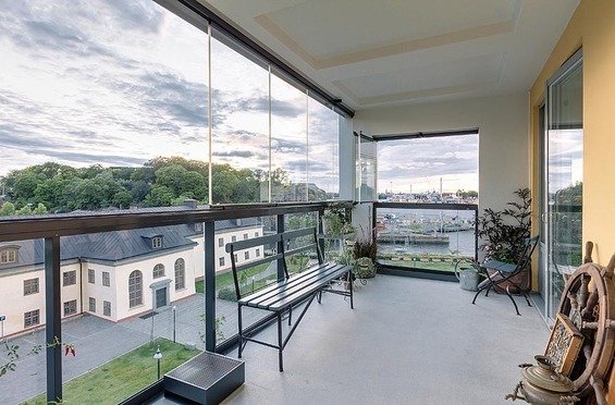 Фотография: Балкон в стиле Минимализм, Классический, Декор интерьера, Дизайн интерьера, Терраса, Цвет в интерьере, Стокгольм – фото на INMYROOM